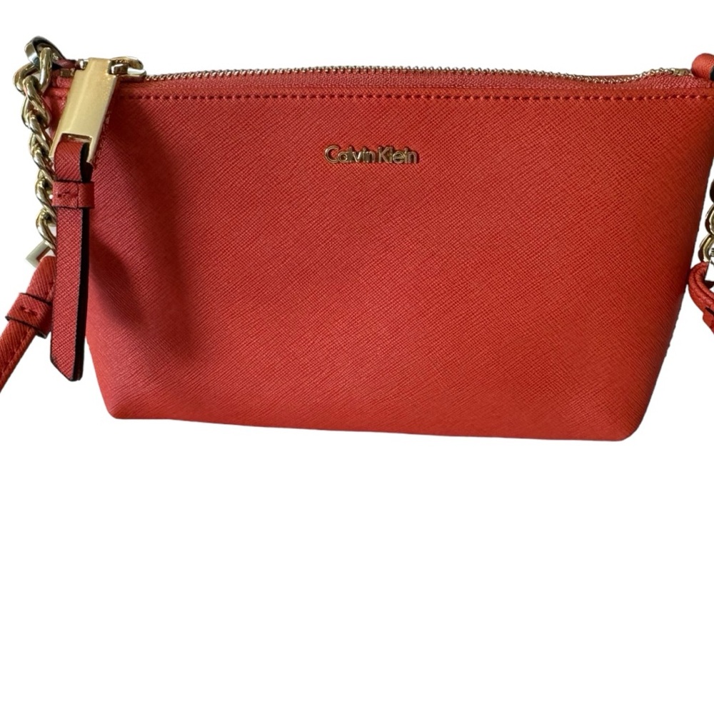 Calvin Klein Hayden Chain Mini Crossbody . - Picture 2 of 8